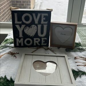 Cute valentines love decor Heart-Themed Decorative Sign Set